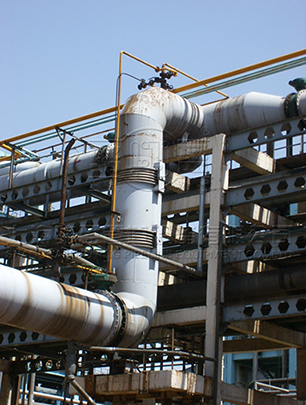 四川省阿壩雙鉸鏈橫向伸縮節(jié)安裝現(xiàn)場