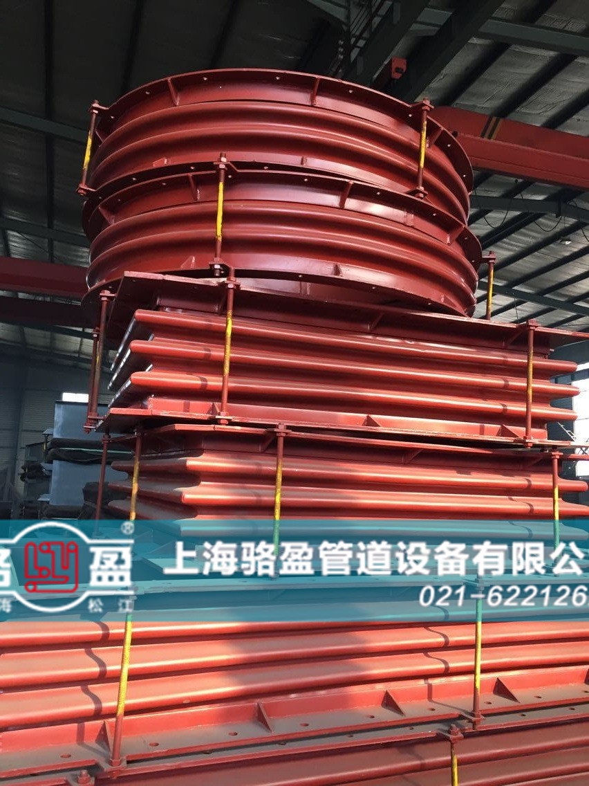 多種型號的非金屬<a href=http://m.cqdghx.com target=_blank class=infotextkey>補償器</a>發(fā)貨現(xiàn)場