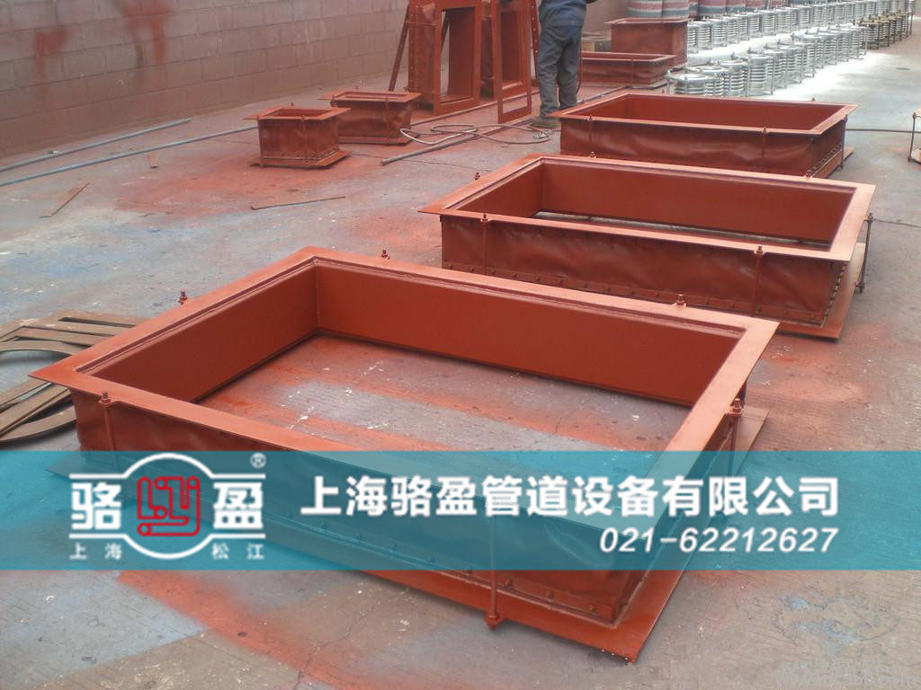 香港機(jī)場矩形非金屬<a href=http://m.cqdghx.com target=_blank class=infotextkey>補(bǔ)償器</a>噴涂環(huán)節(jié)